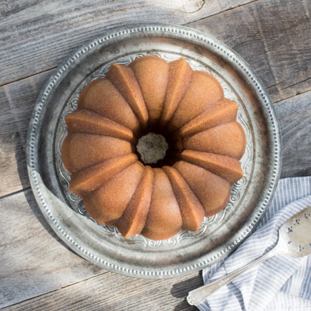Nordic Ware Anniversary Bundt Pan – Premium Cake Pan for Perfect Baking Results