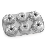 Nordic Ware Garland Bundt Pan