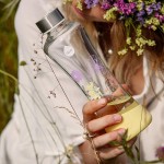 Flowerhead Daisy Equa Glass Bottle, 550ml