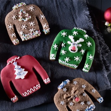 Ugly Christmas Sweater Cookie Cutter Set - Dr. Oetker 1065