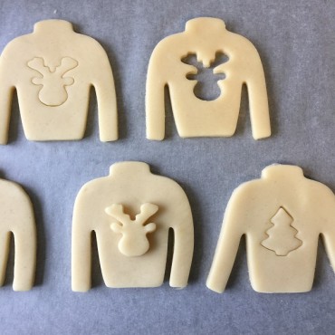 Ugly Christmas Sweater Cookie Cutter Set - Dr. Oetker 1065