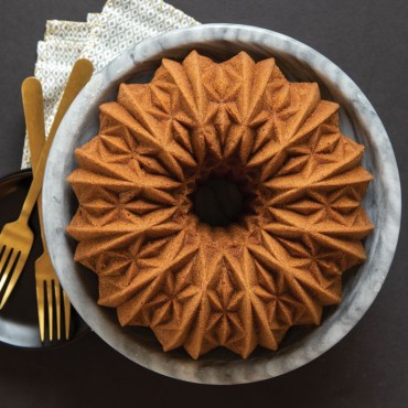 Crystal Cut Bundt Baking Pan