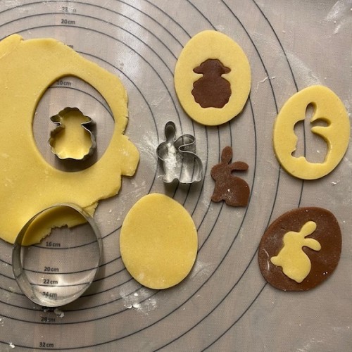 Dr. Oetker Linzer Cookie Cutter Easter Egg, Rabbit & Sheep, 3-pcs Dr. Oetker Linzer Cookie Cutter Easter Egg, Rabbit & Sheep, 3-pcs