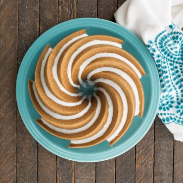 6 Cup Heritage Bundt Pan by Nordicware