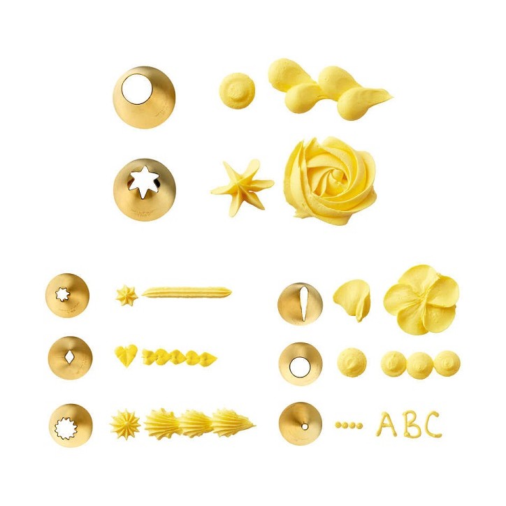 Wilton Gold Decorating Tip Set 17 Piece with Piping Bags