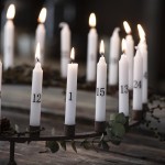 Ib Laursen Adventskalenderkerzen 1-24 Weiss mit schwarzen Nummern
