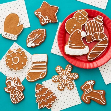 Wilton Christmas Cookie Baking Set 12-Piece Kit - COOKIE BAKING SET CHRISTMAS
