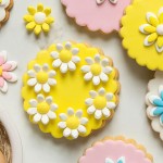 Decora Yellow/White Daisy Sugar Decorations, 15 pcs