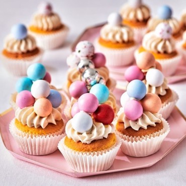 Elegant Chocolate Pearls in Pastell Orange - Peach Pearl Cake Decoration