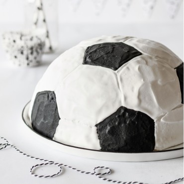 Soccer Baking Pan - Cake Pan Pepe the Football with 5-cornered cutter
