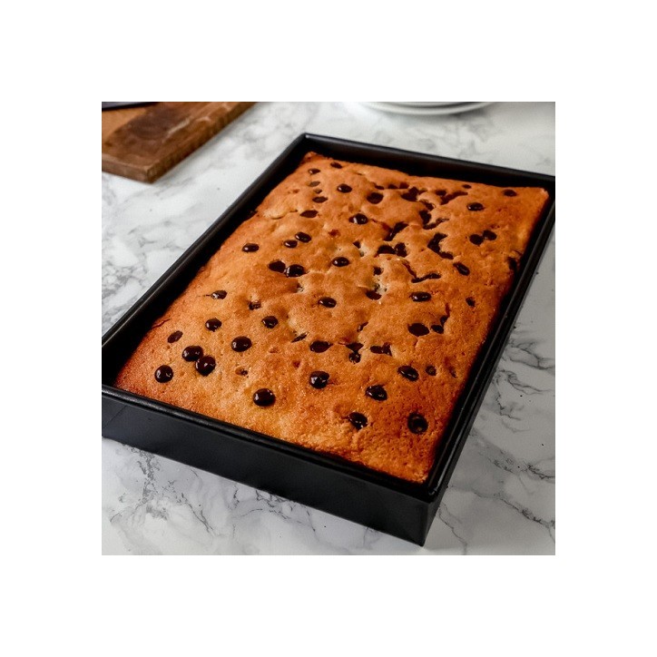 MasterClass Rectangle Cake Tin – Non-Stick Baking Tray 35x24x5cm MasterClass Rectangle Cake Tin – Non-Stick Baking Tray 35x24x5cm
