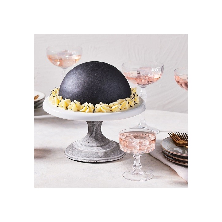 FunCakes Metallic Spray Schwarz - Perfekter Glanz für deine Kuchen FunCakes Metallic Spray Schwarz - Perfekter Glanz für deine Kuchen