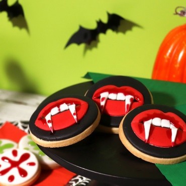 PME Edible Blood for Halloween Cake Decoration