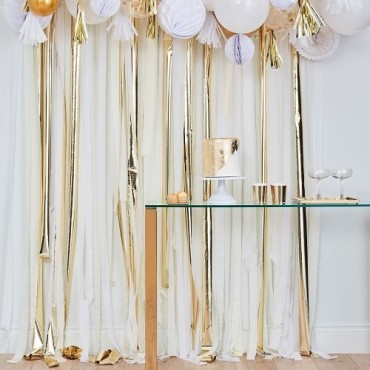 Ginger Ray Gold & White Streamer Backdrop – Elegant Party Decoration
