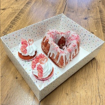 Simply Making Treat & Cupcake Box perfect for 2 Cupcakes & Mini Cake
