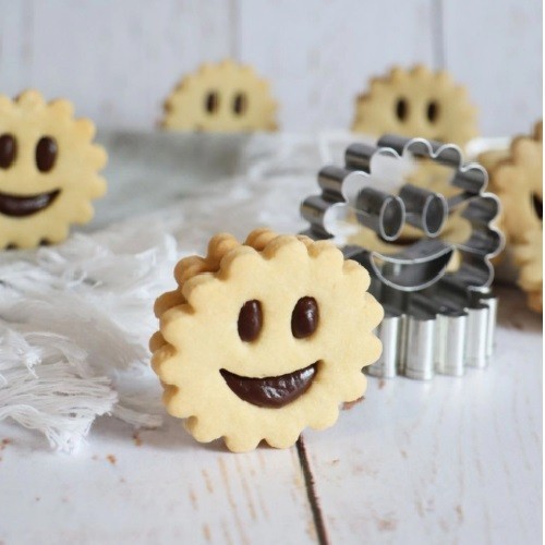 ScrapCooking Smile Spitzbuben Ausstecher Set, 2 Stück ScrapCooking Smile Spitzbuben Ausstecher Set, 2 Stück