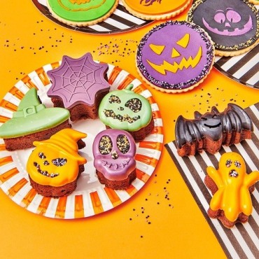 Wilton Halloween Silikonform 🎃👻 – Backform für Geist, Kürbis, Hexenhut, Totenkopf, Spinnennetz & Fledermaus