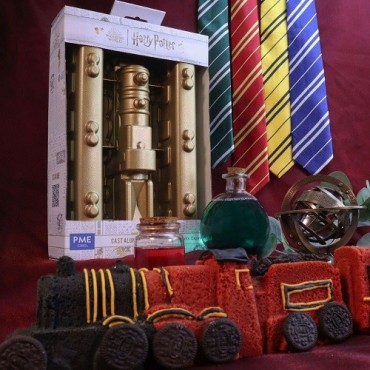 PME Harry Potter Cake Pan Hogwarts Express – Aluminium Train Mould