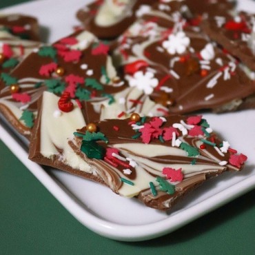 PME Happy Holidays Sprinkles – 60g Christmas Mix with Trees & Stars