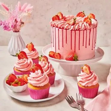 FunCakes Enchanted Cream Strawberry 450g Cake Cream