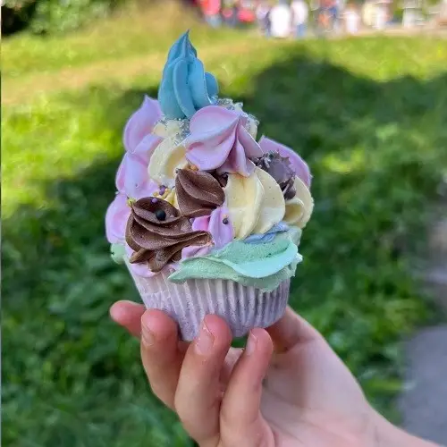 Buttercreme färben – ohne Grieseln & Punkte