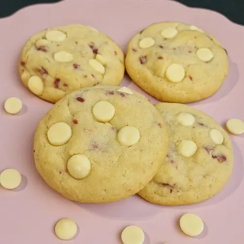 Himbeer-Schoko-Cookies – zart, fruchtig & unwiderstehlich